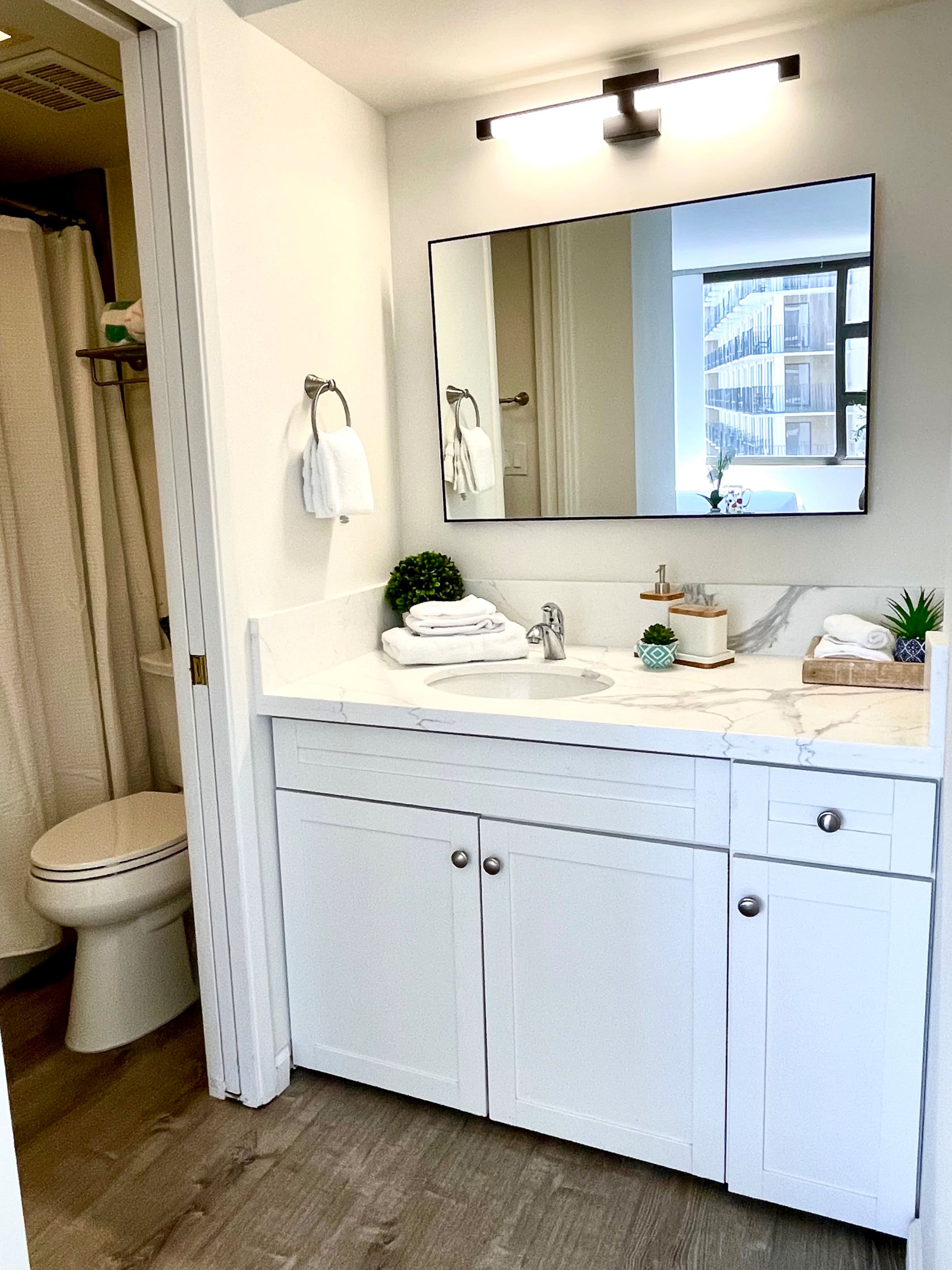 32th FL Lovely Ocean View w/ FREE parking - Image 15