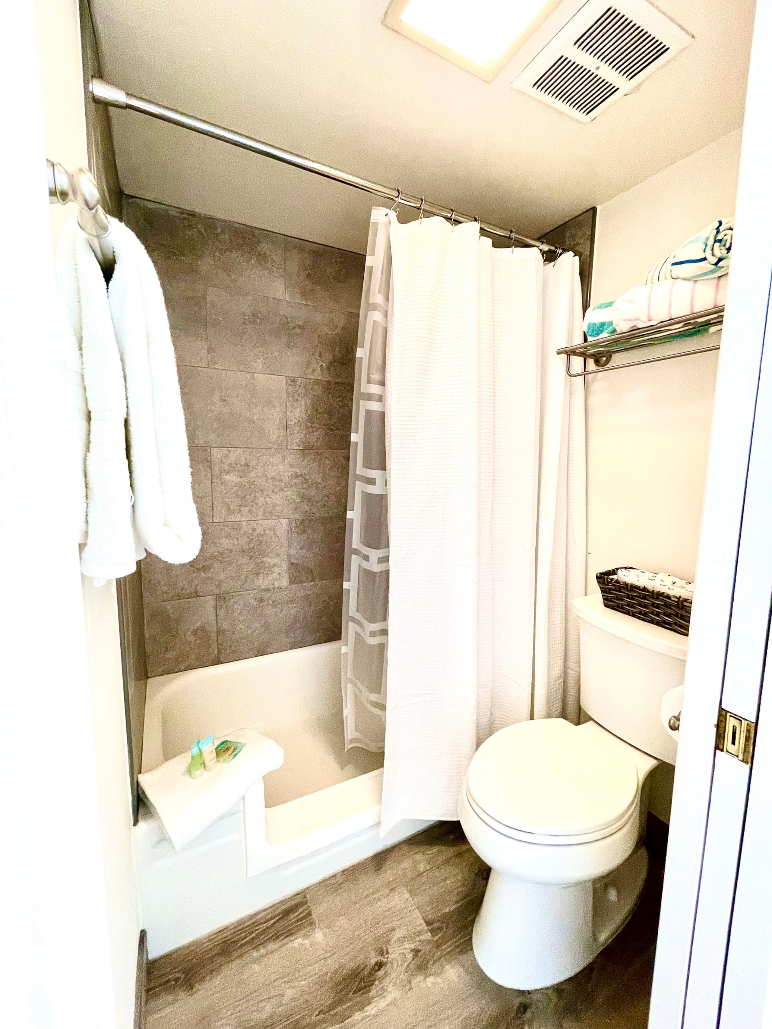 32th FL Lovely Ocean View w/ FREE parking - Image 16