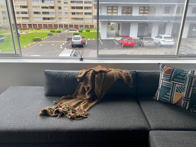 Newly Renovated Designer Apartment @ 9 Illovo gallery image 5