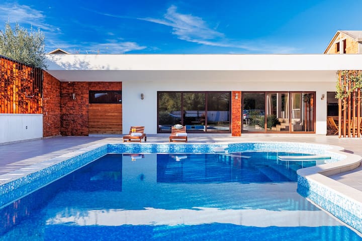 Denis&Alla managed Airbnb listing 2