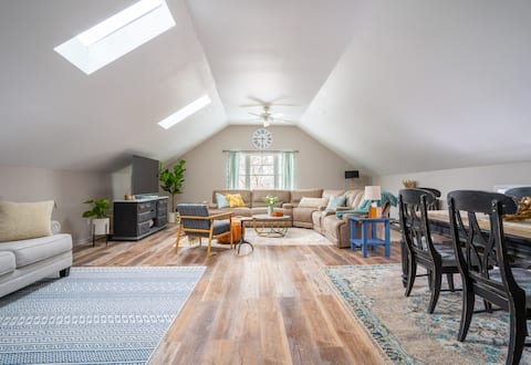 Loft Apartment in Downtown Whitehall
