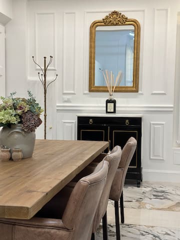 Spadalux Apartment – 3 BR 4 Bath Luxury Florence