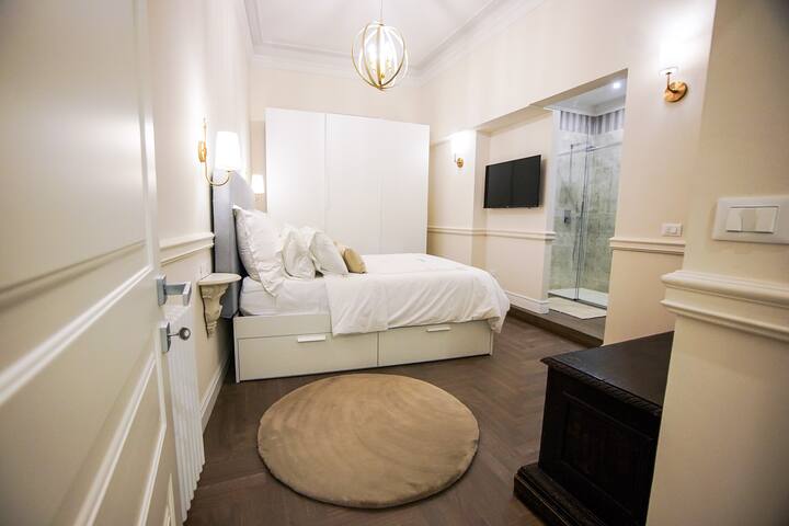 Spadalux Apartment – 3 BR 4 Bath Luxury Florence gallery image 5