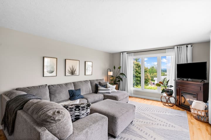 LeBeaumont–Cozy Getaway with Endless Entertainment gallery image 2