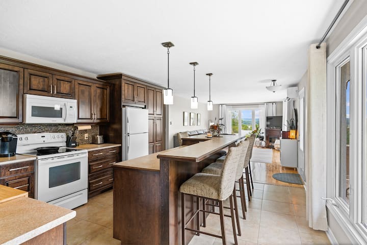 LeBeaumont–Cozy Getaway with Endless Entertainment gallery image 3