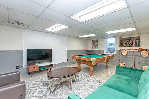 Pool Table, 5 Queen, Big Groups, 2min>MSU