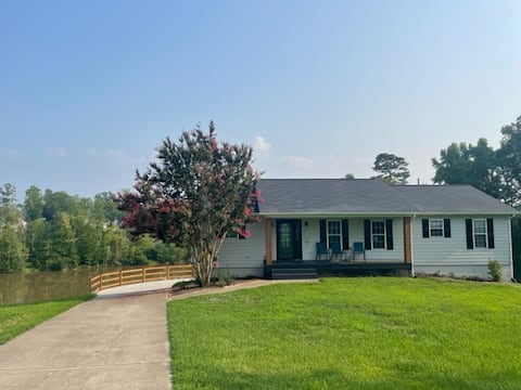 Lakeside Hideaway! Large Home with Scenic View!