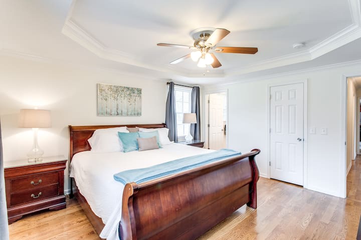 เตียงคิงไซส์พร้อมห้องน้ำในตัว