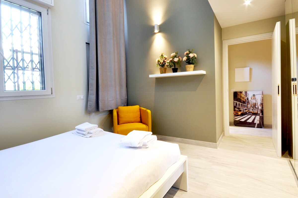 床、关闭、扶手椅