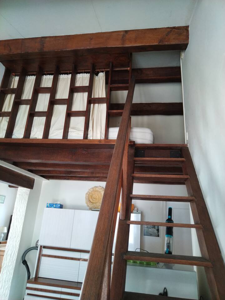 Altillo con zona de dormitorio adicional