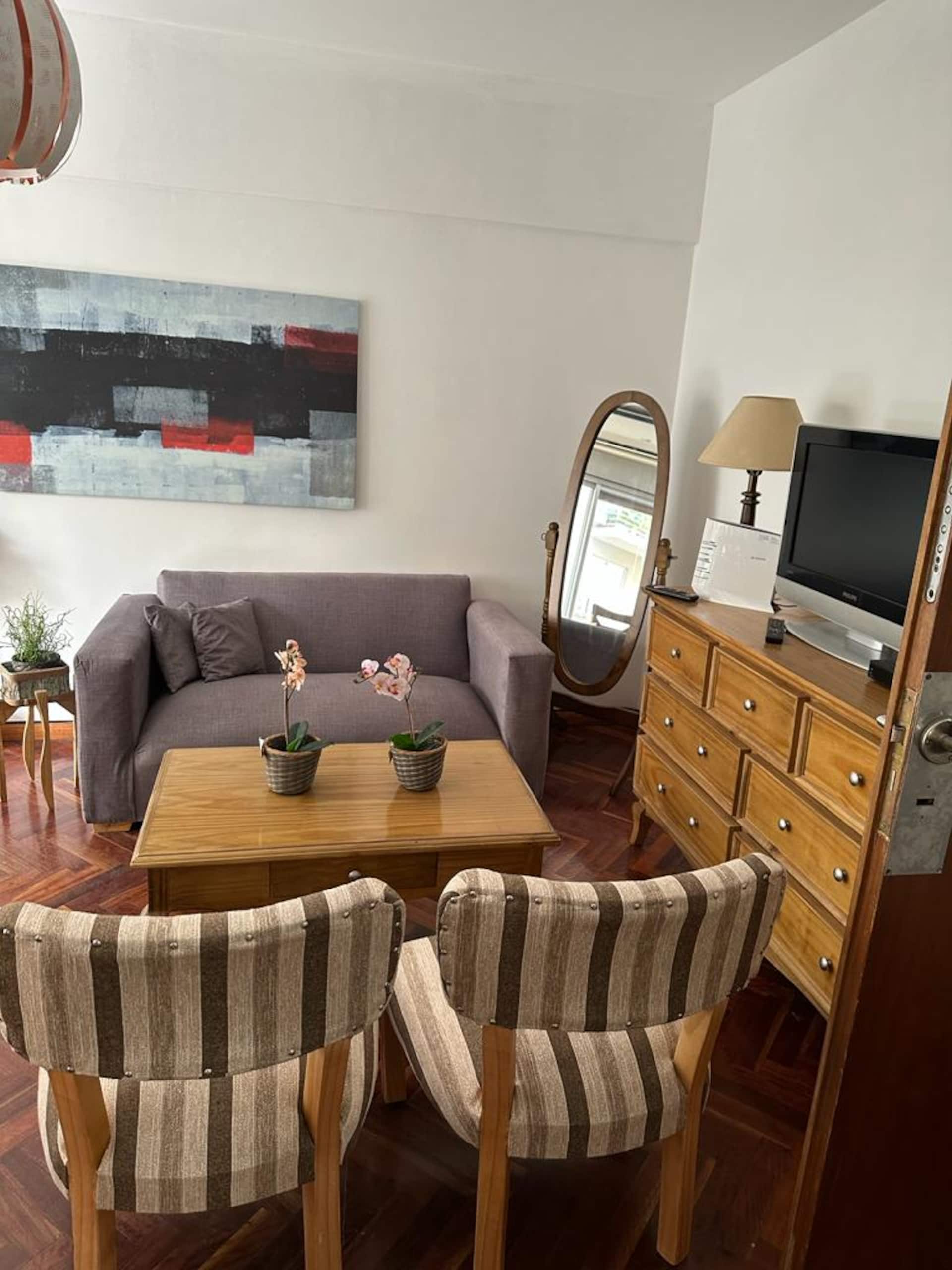 Apartamento de 2 dormitórios em Colegiales com vaga de garagem e varanda com vista panorâmica