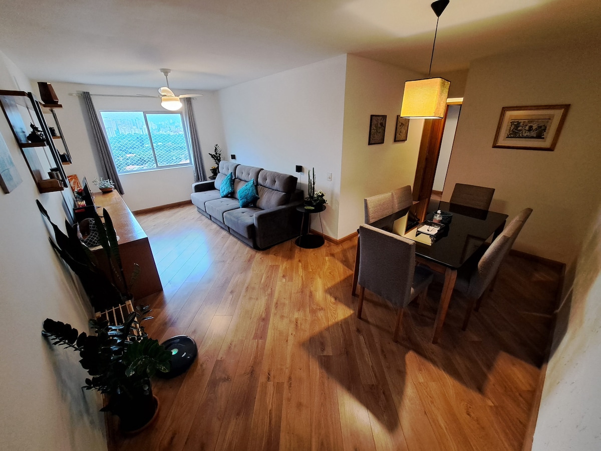 Სასადილო/მისაღები ოთახი - მისაღები ოთახი