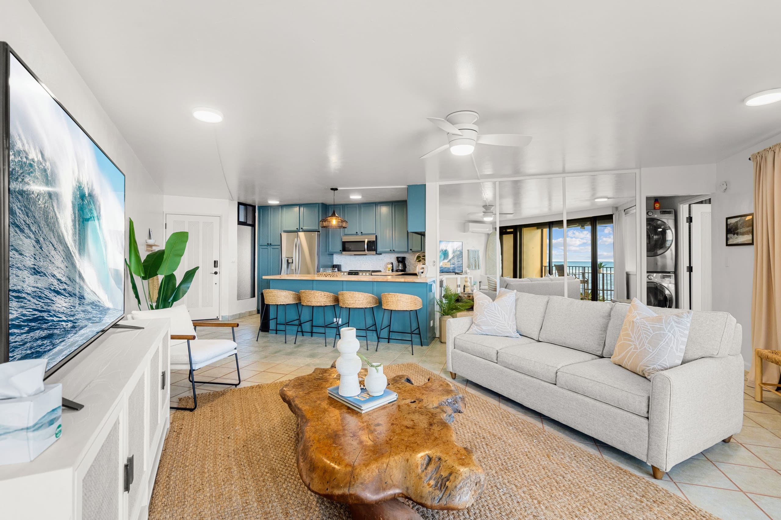 Condo in Wailuku · ★4.98 · 1 bedroom · 2 beds · 1 bath - Image 4