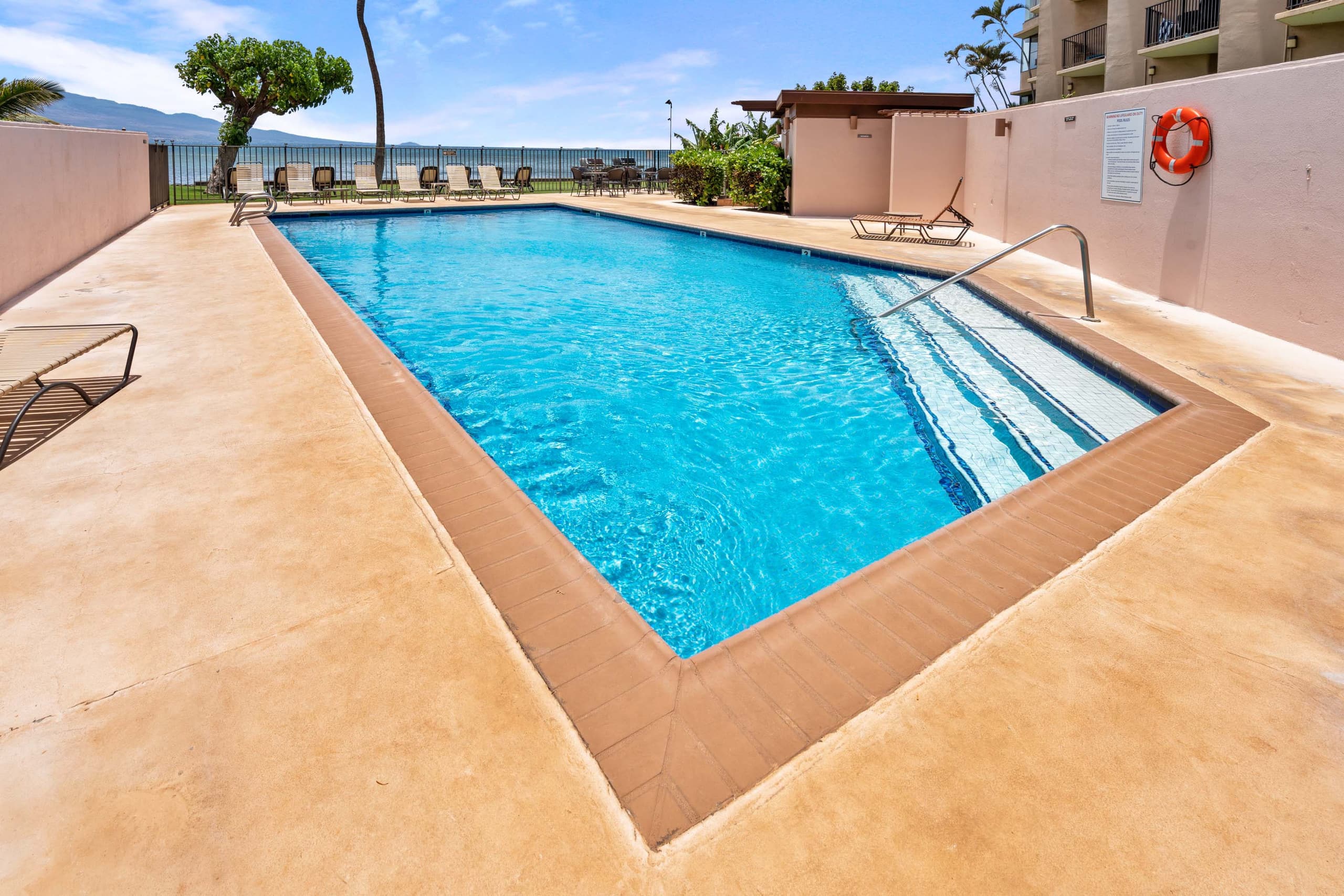 Condo in Wailuku · ★4.98 · 1 bedroom · 2 beds · 1 bath - Image 28