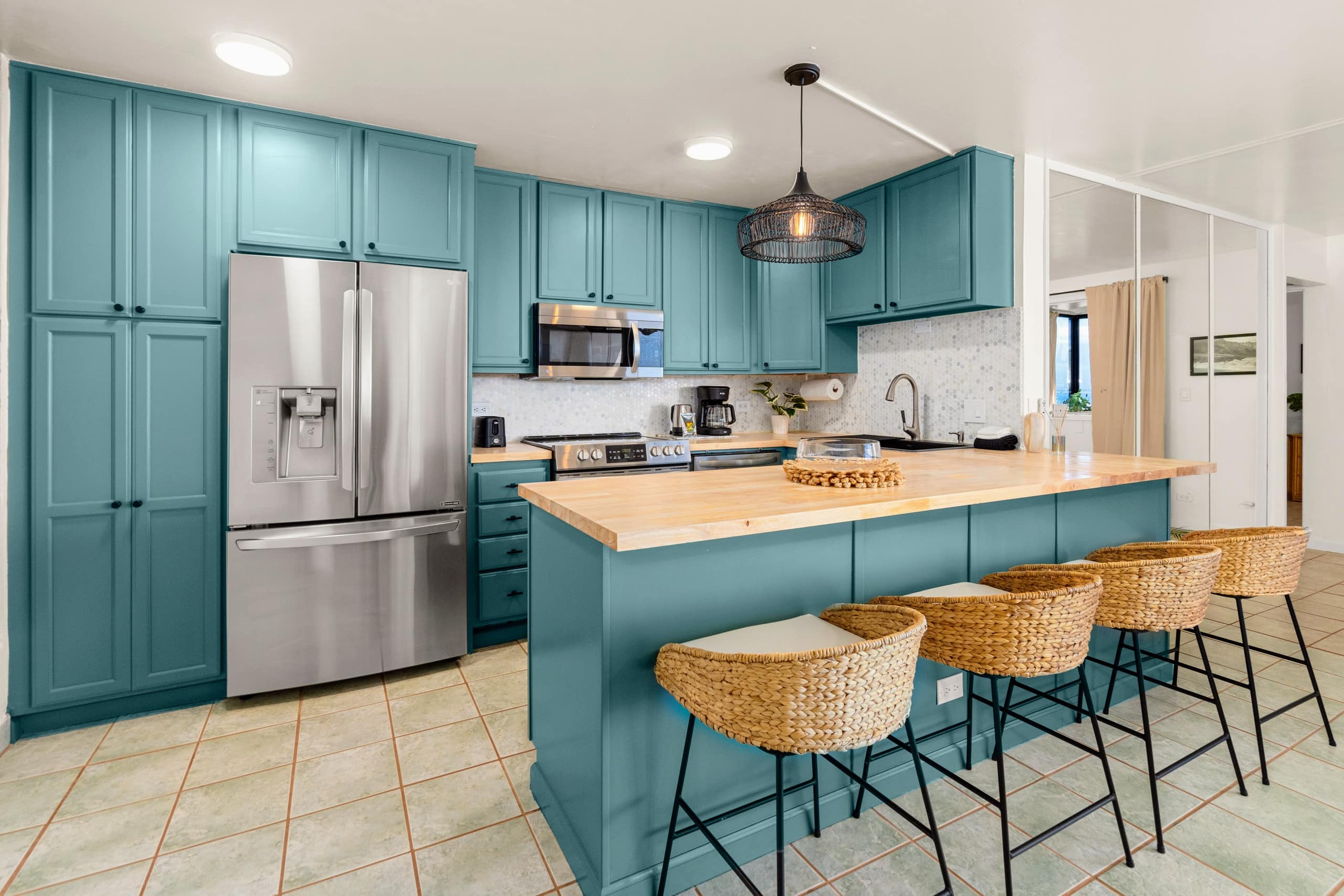 Condo in Wailuku · ★4.98 · 1 bedroom · 2 beds · 1 bath - Image 8