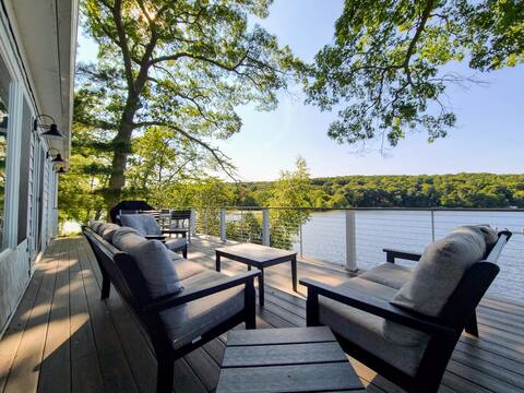 Entire Lakefront House on Pattagansett