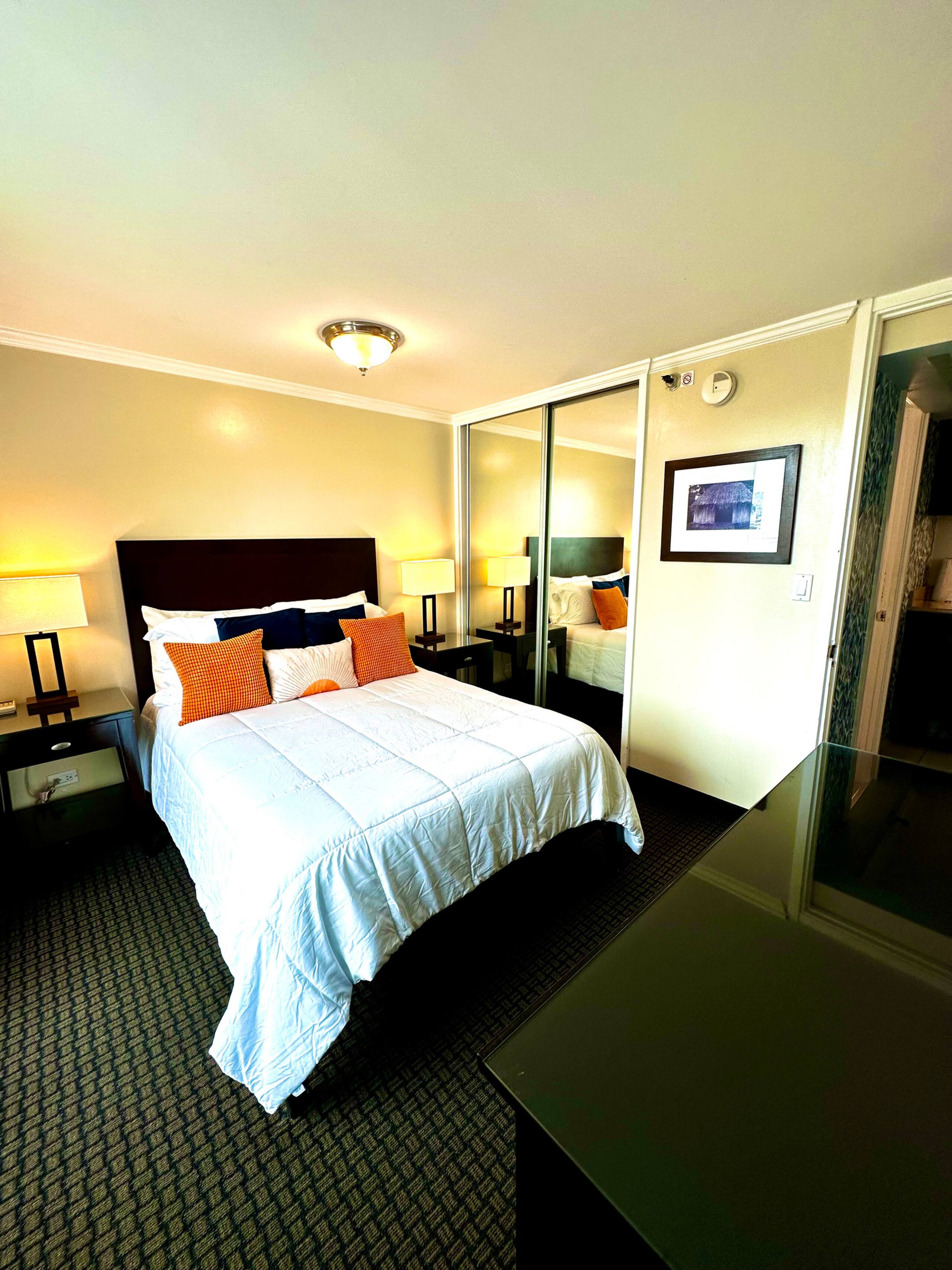 Perfect for family or friend group Waikiki Condo! - Image 13
