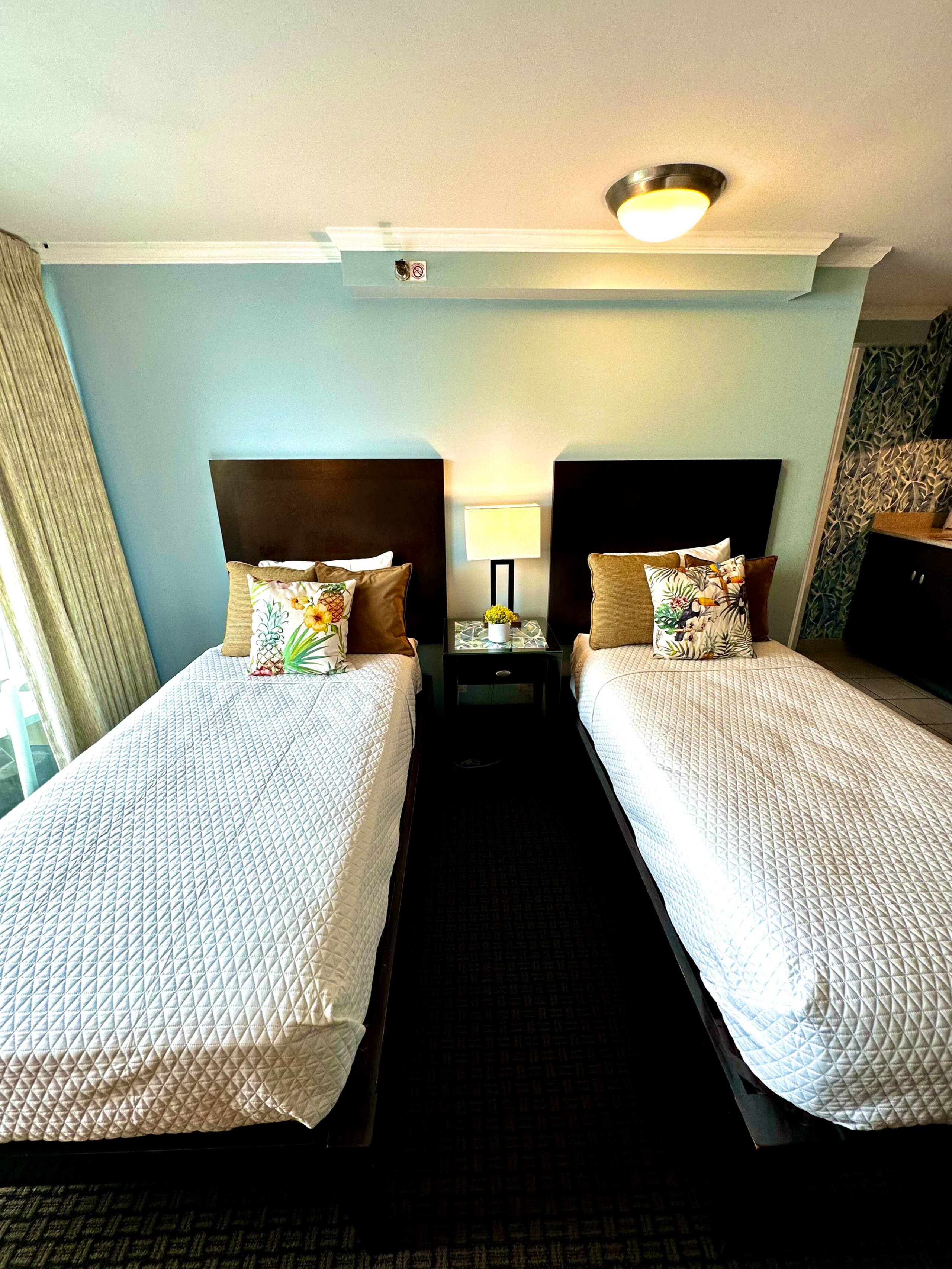 Perfect for family or friend group Waikiki Condo! - Image 11