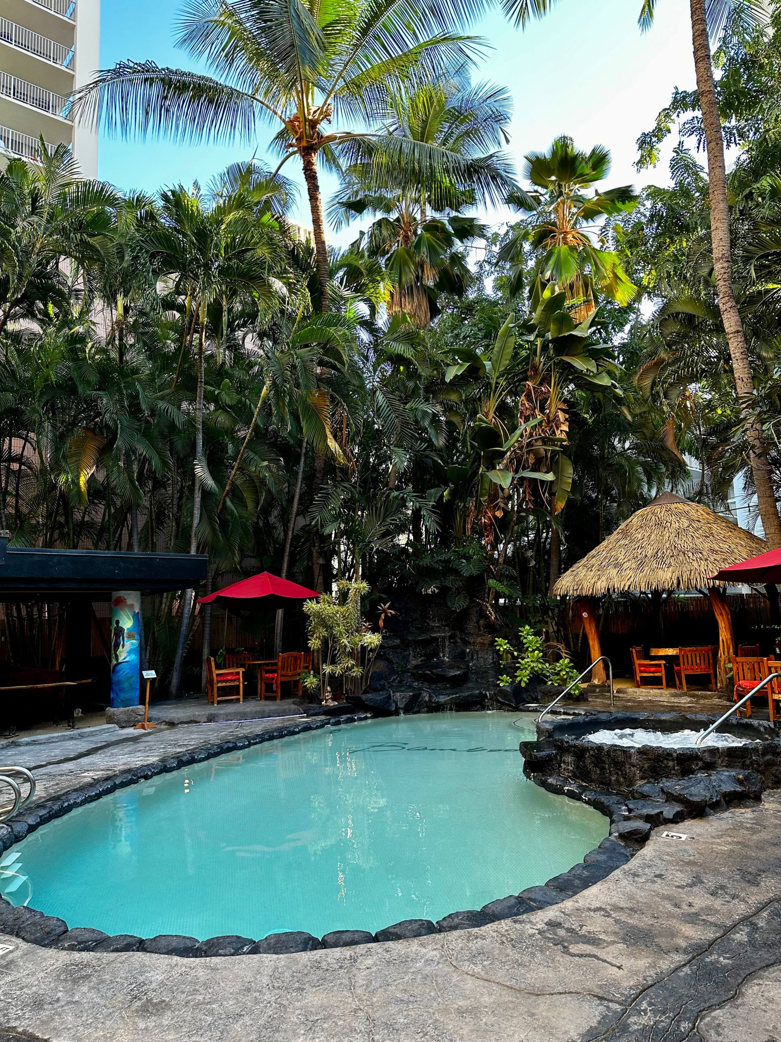 Perfect for family or friend group Waikiki Condo! - Image 1