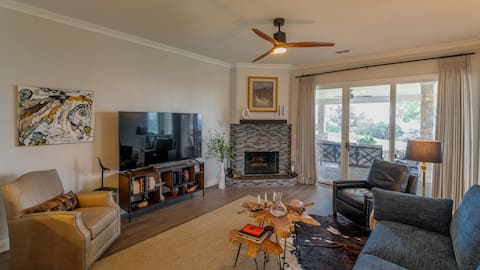 Popular Airbnb listing: Panoramic Lake Travis and Hill Country Views in Lago Vista