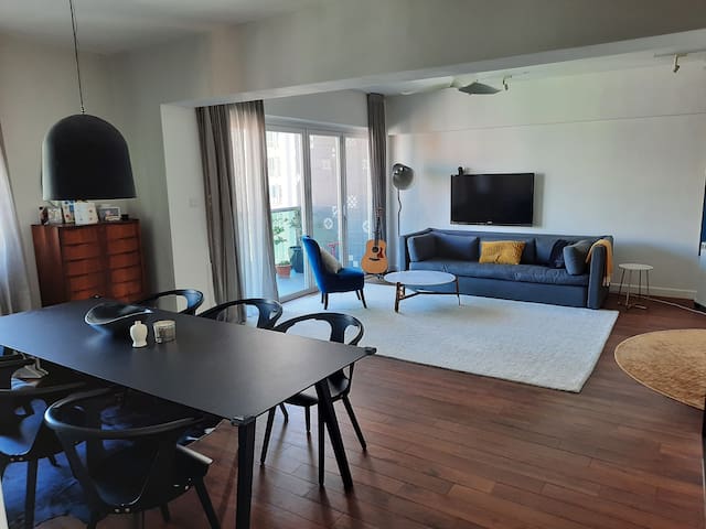 Spacious & stylish 2 bedroom flat -Stubbs road gallery image 4