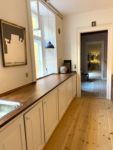 Apartment w. Perfect Location gallery image 4