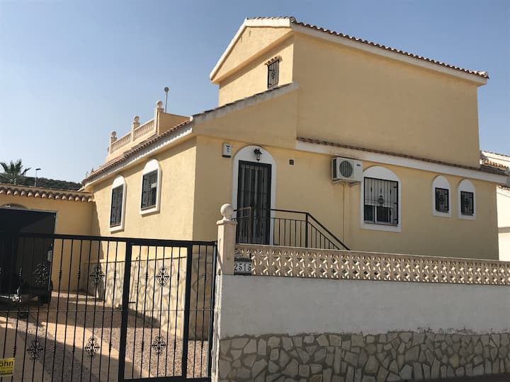 Large villa for 6 guests