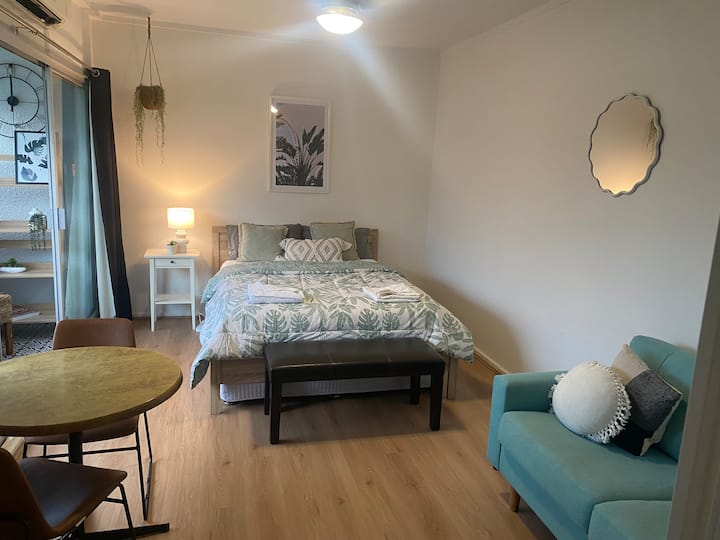 City Bird Nest Apartment Apartments for Rent in West Perth, Western