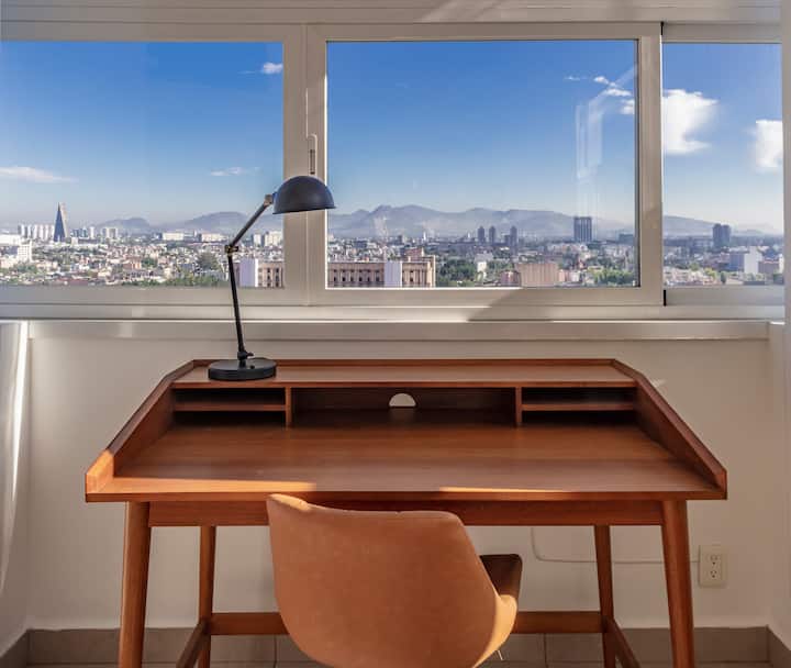 Workspace evidence from Exclusive view of Bellas Artes!