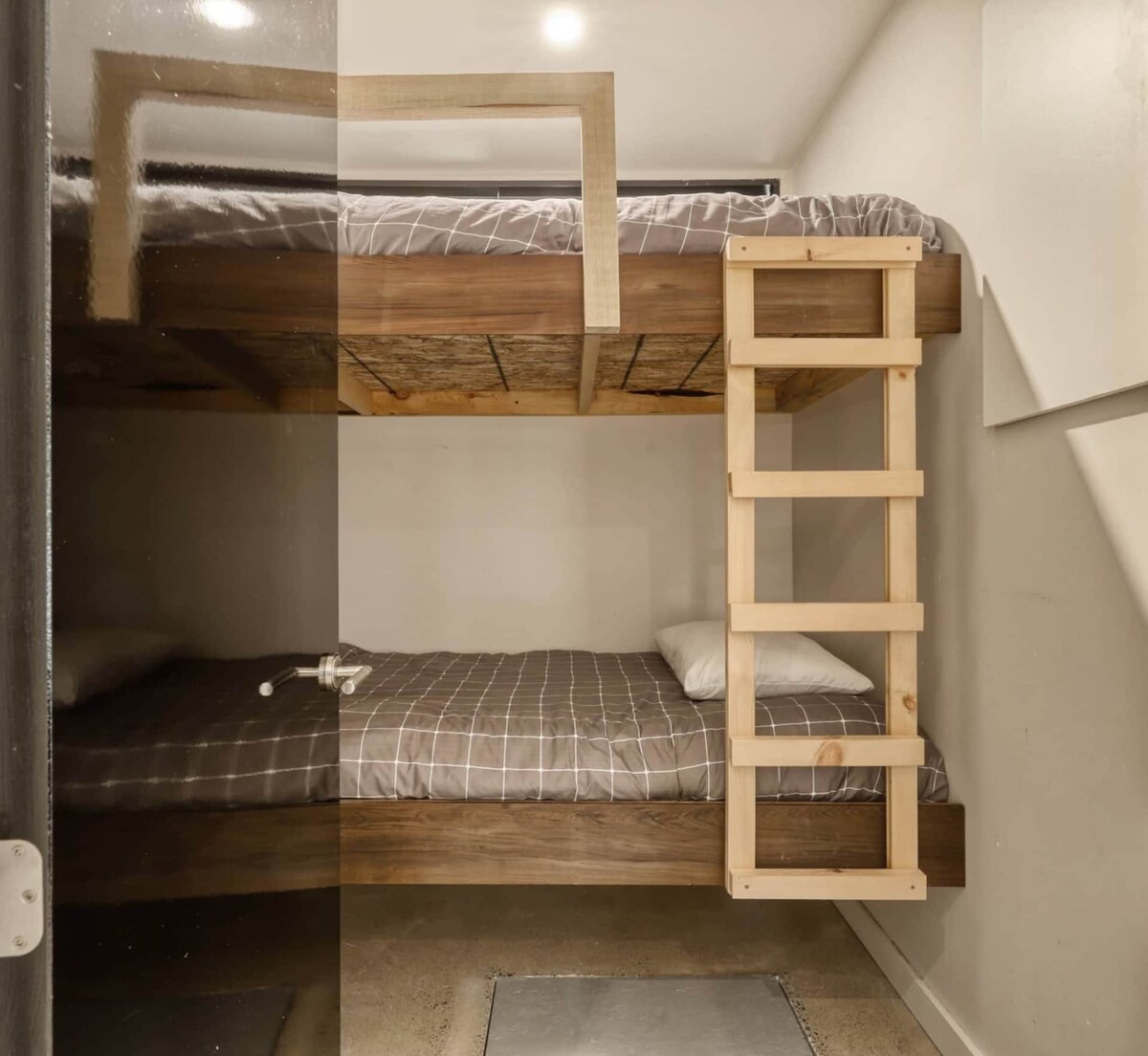 საძინებელი 3