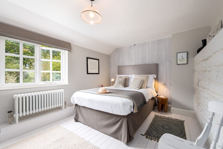 Spavaća soba 4 - bračni krevet.