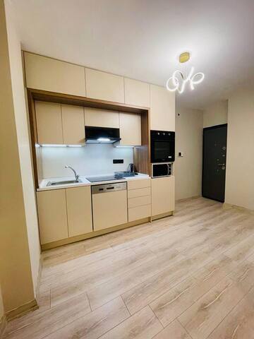 Exceptional location! 3 bedrooms gallery image 4