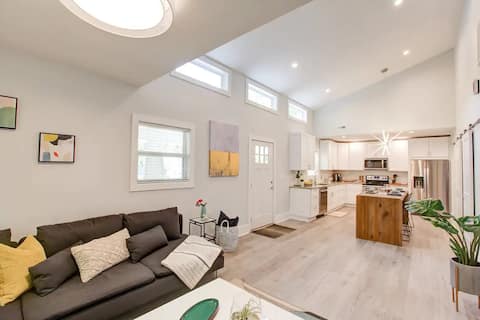 Popular Airbnb listing: Noda Gem - Woodside Combo in Villa Heights