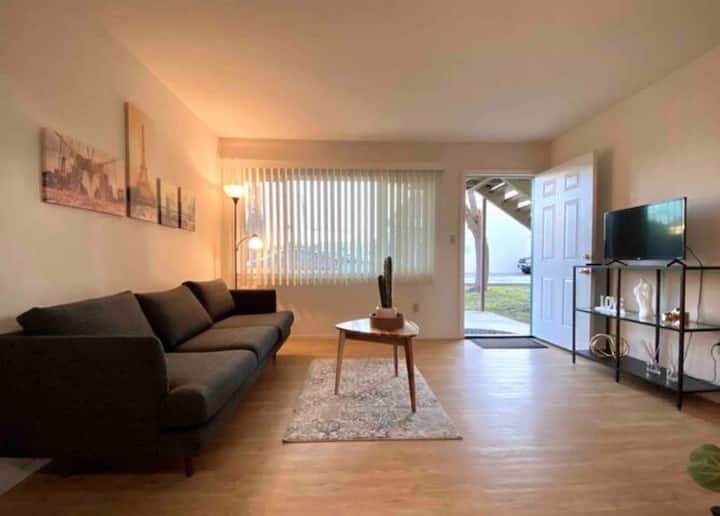 Cosy Apartment - Best For Traveling Professional - Sacramento, CA