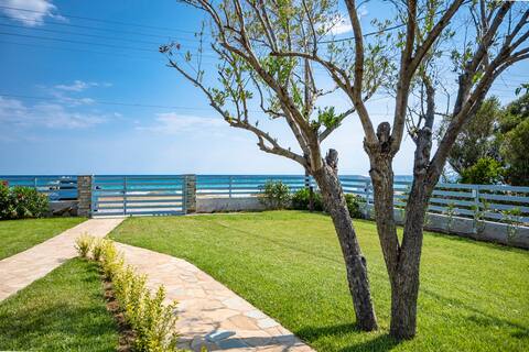 Azzurro seafront houses: House 2