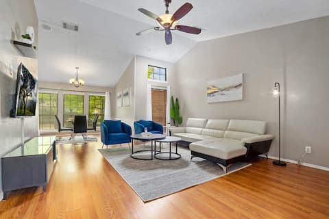 Spacious 3BR home w/ WD | Pet Friendly | Wi-fi