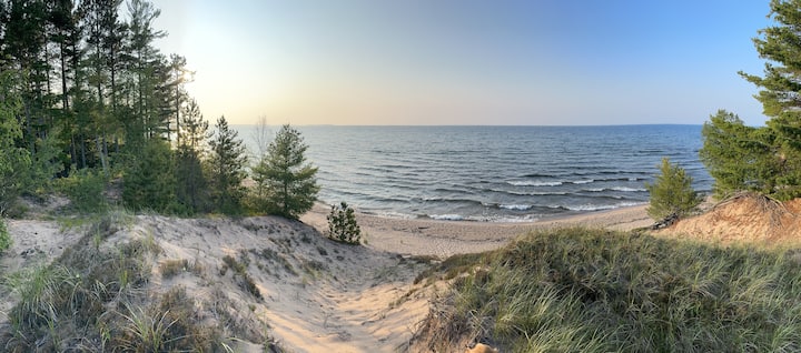 Maison 28: Lake Superior Luxury Beachfront