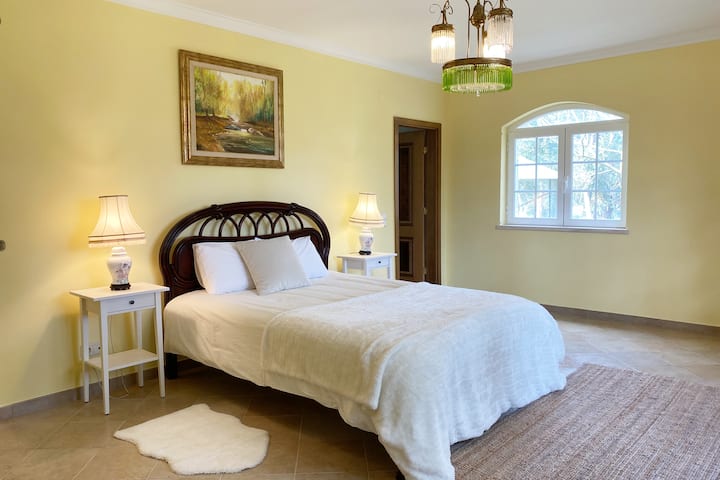 Აპარტამენტი აუზის ხედებით