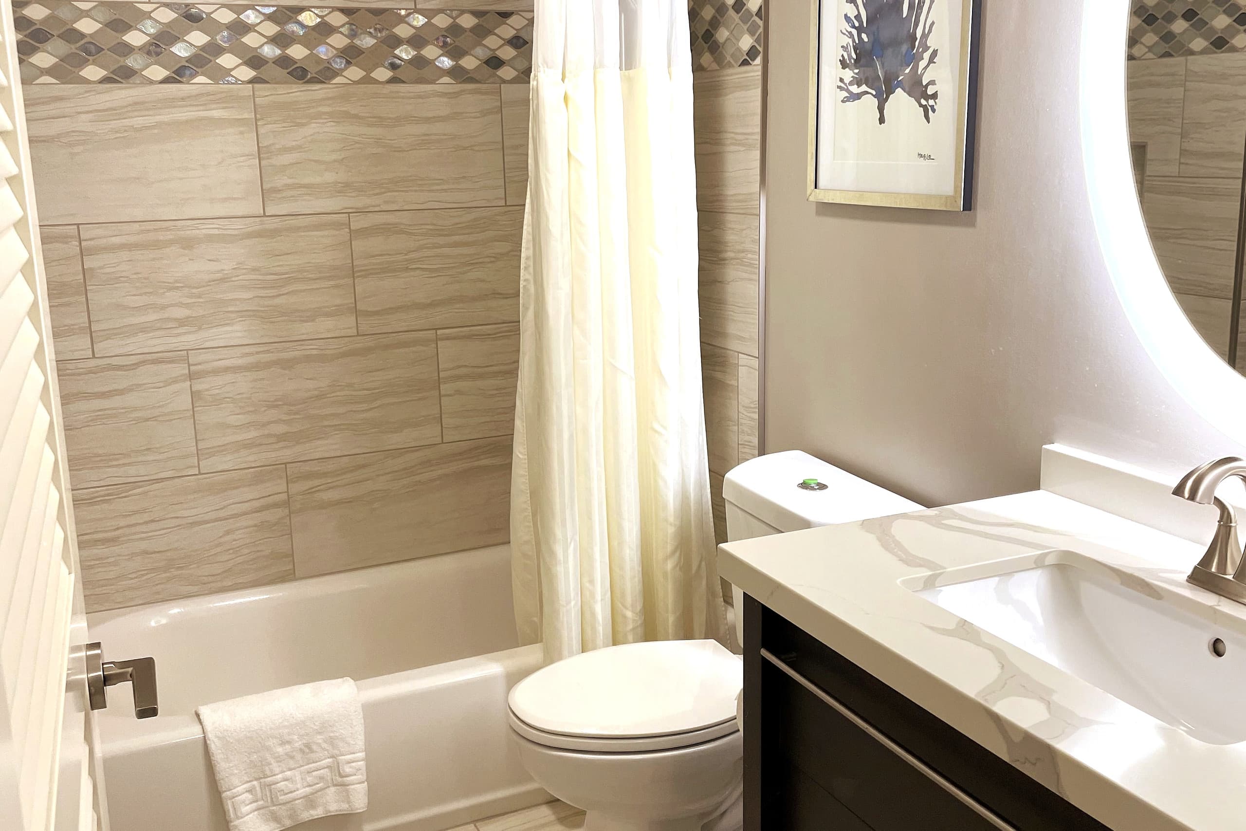 Hotel in Honolulu · ★4.93 · 2 bedrooms · 3 beds · 2 private baths - Image 13