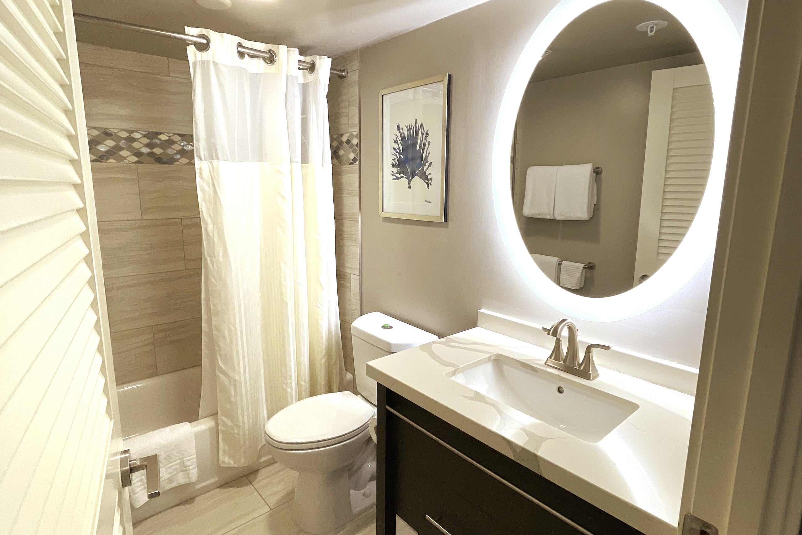 Hotel in Honolulu · ★4.93 · 2 bedrooms · 3 beds · 2 private baths - Image 14