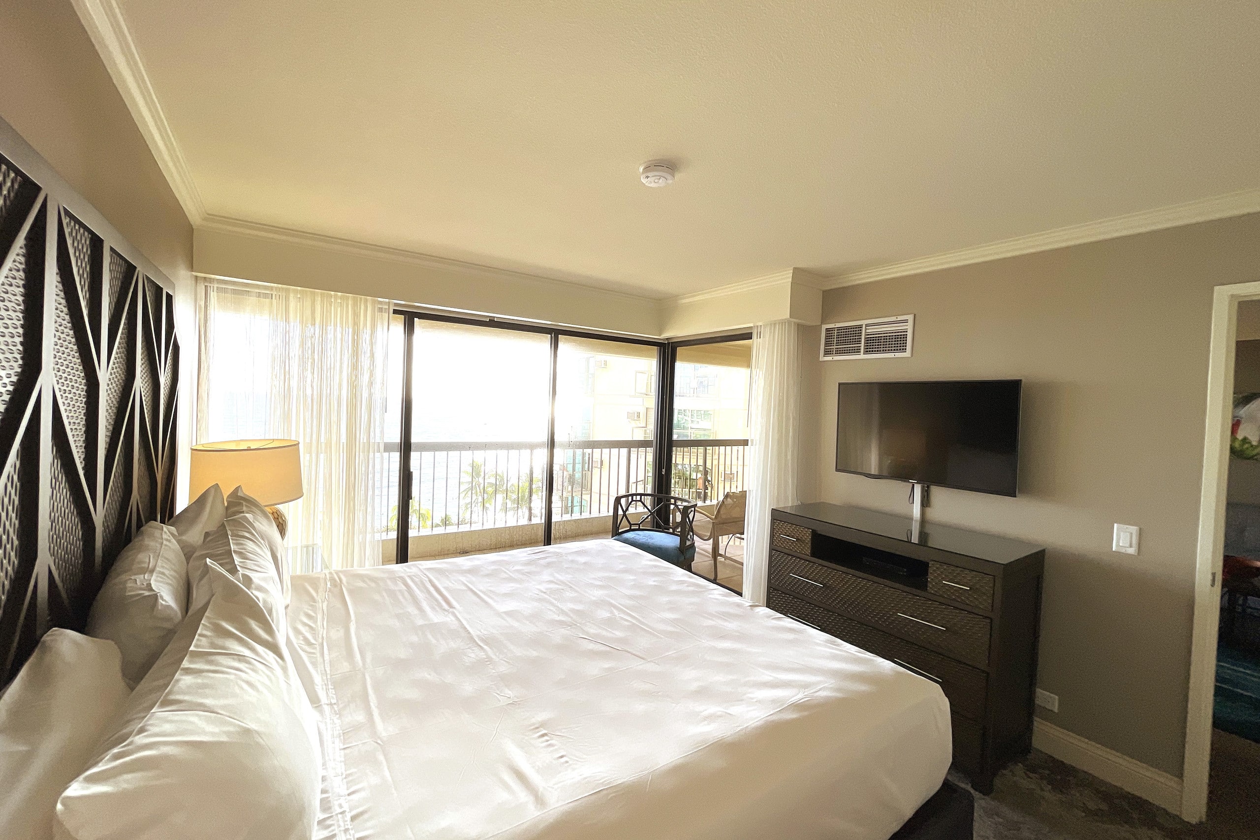Hotel in Honolulu · ★4.93 · 2 bedrooms · 3 beds · 2 private baths - Image 7