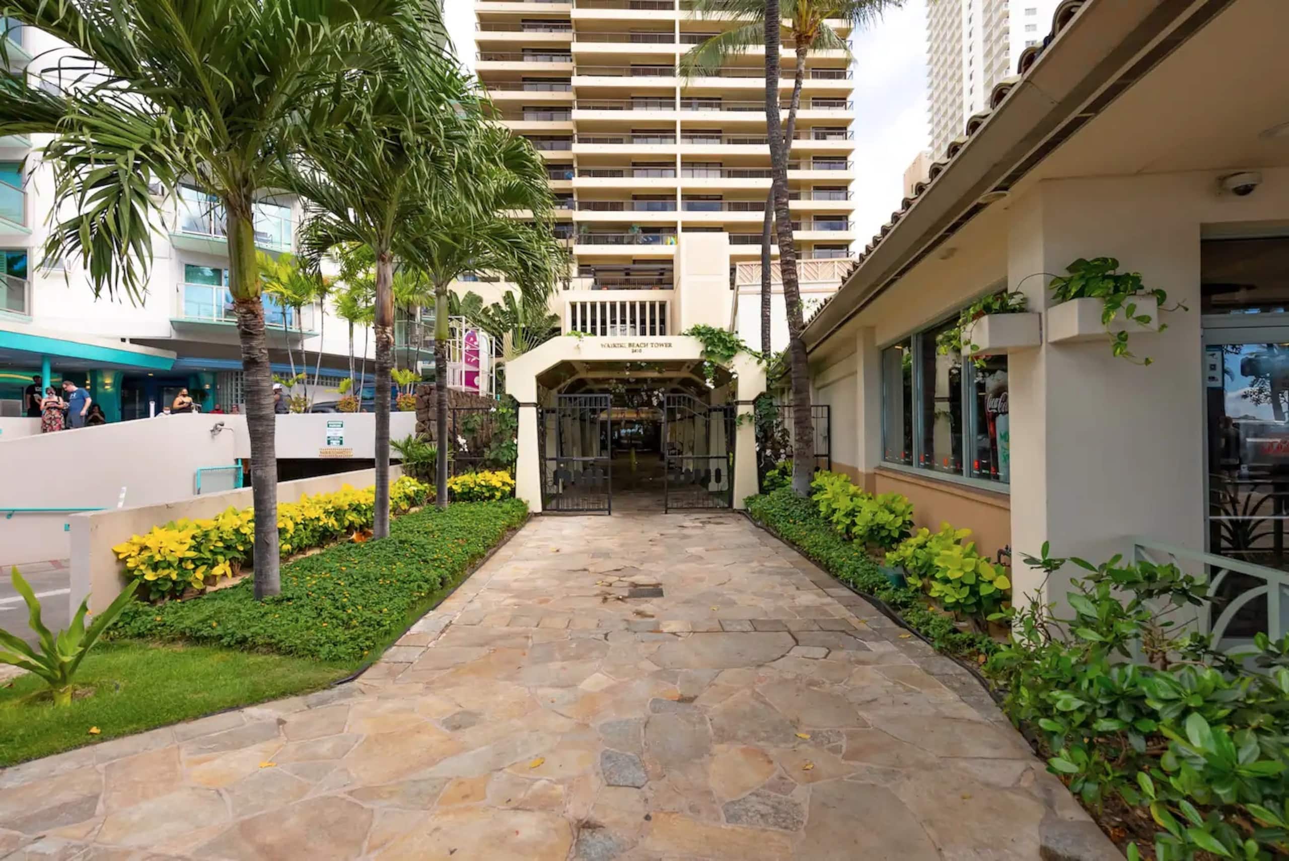 Hotel in Honolulu · ★4.93 · 2 bedrooms · 3 beds · 2 private baths - Image 29