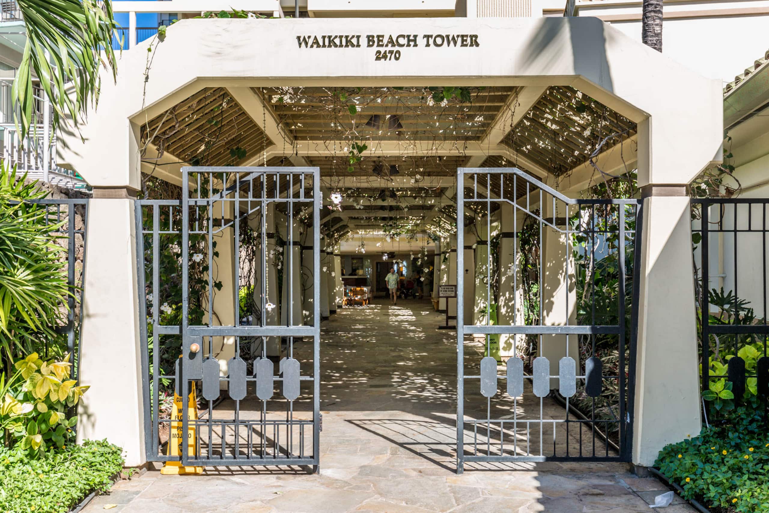 Hotel in Honolulu · ★4.93 · 2 bedrooms · 3 beds · 2 private baths - Image 28