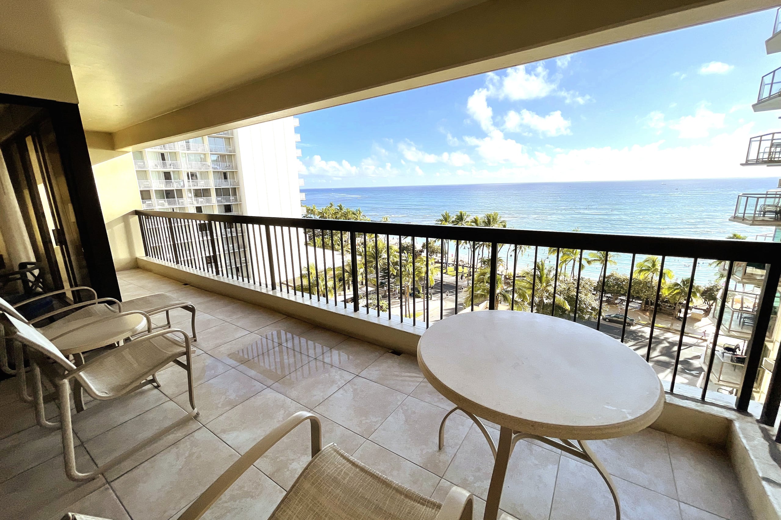 Hotel in Honolulu · ★4.93 · 2 bedrooms · 3 beds · 2 private baths - Image 5