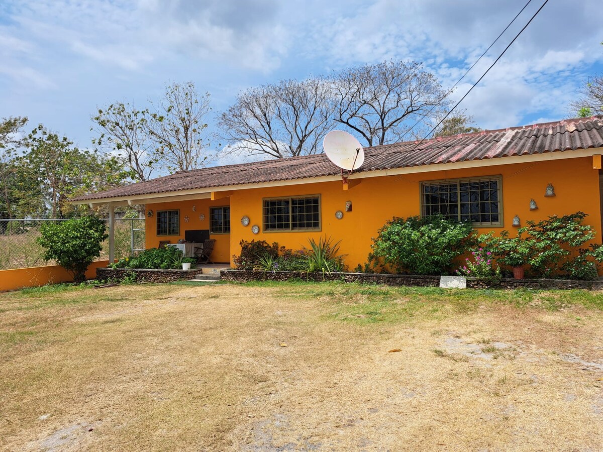 Pili's house — 2 bedroom vacation rental in Las Lajas