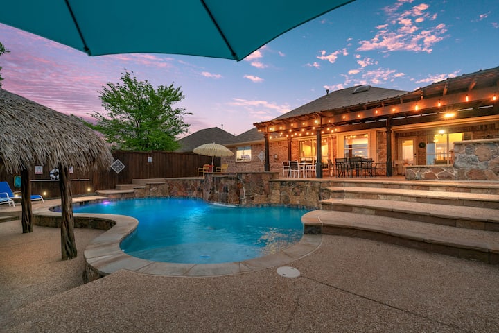 Unique Heated pool & Spa near DFW sleeps 10-12