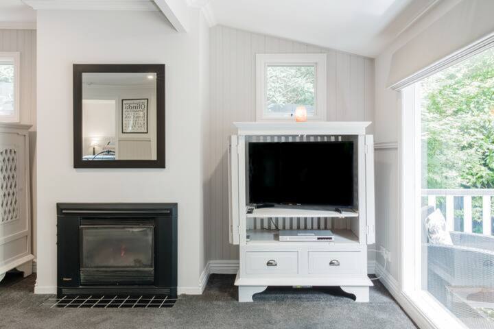 A Tranquil Cottage – The Stables, Dandenong Ranges gallery image 5