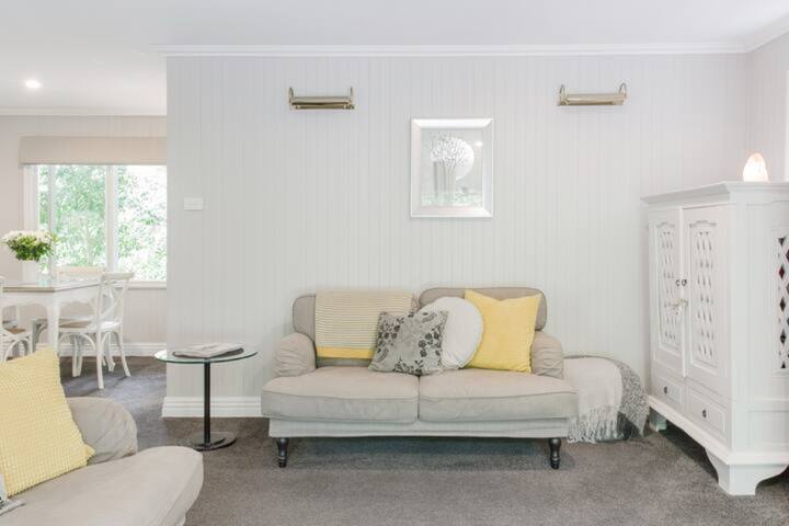 A Tranquil Cottage – The Stables, Dandenong Ranges gallery image 4