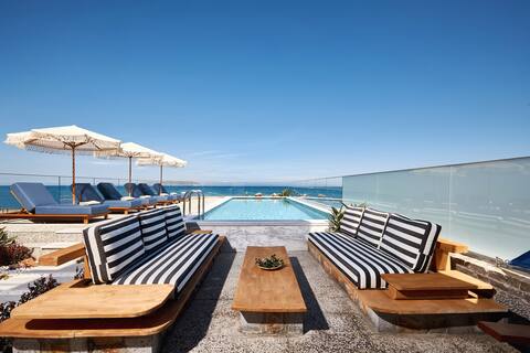 Volta Rodo Seafront Villa with Heated private pool