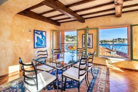 Charming right on the beach!